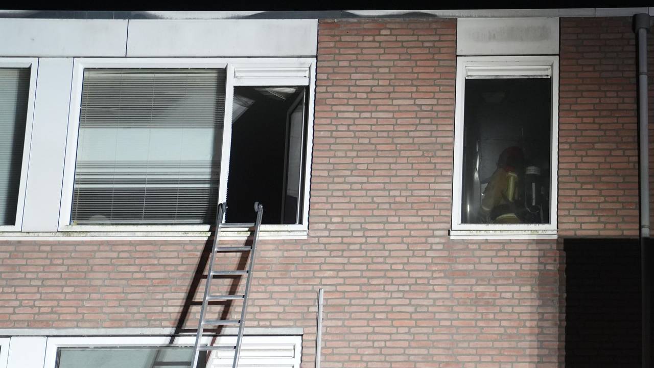 De rook trok vanuit het trappenhuis naar boven (foto: WdG/SQ Vision).