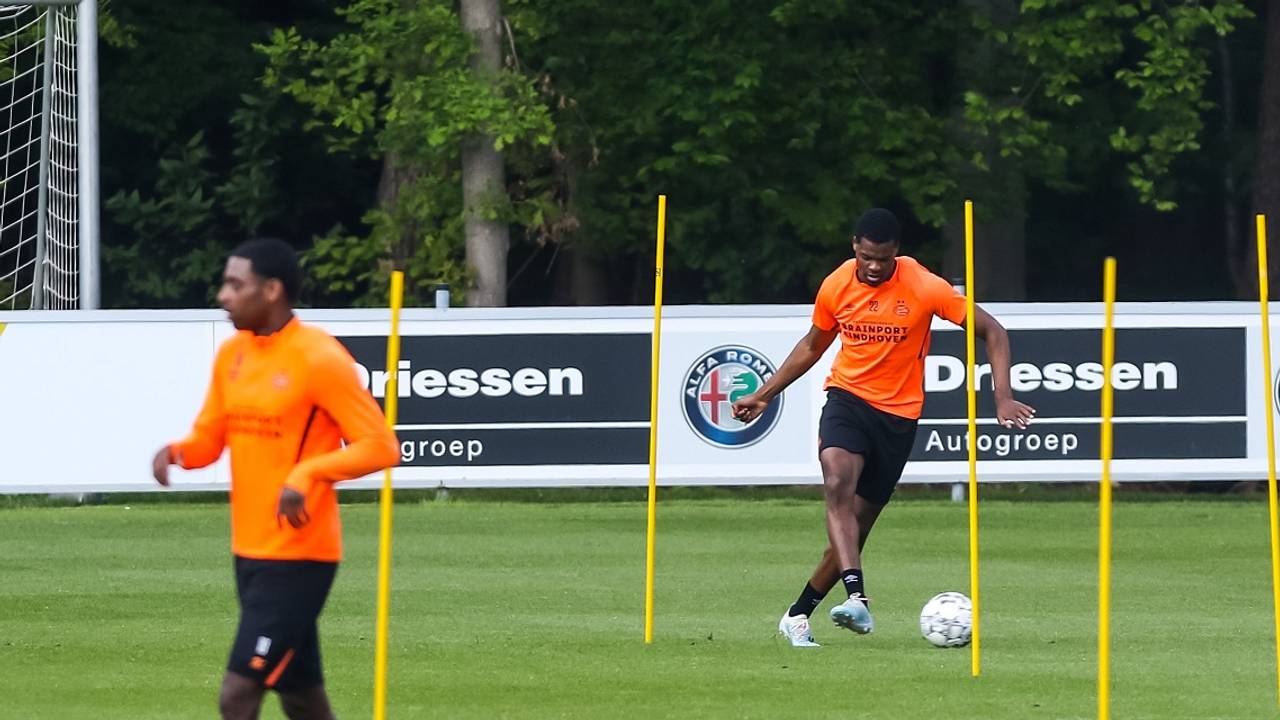 PSV traint op afstand van elkaar. (Foto: Orange Pictures)