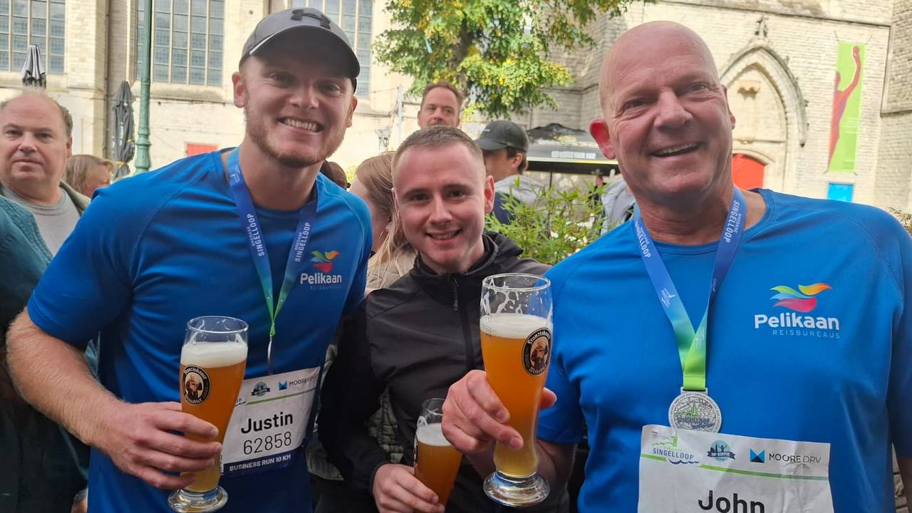 Justin Goverde, Lars Lokers en John Goverde bij de Bredase Singelloop (foto: Leon Voskamp).