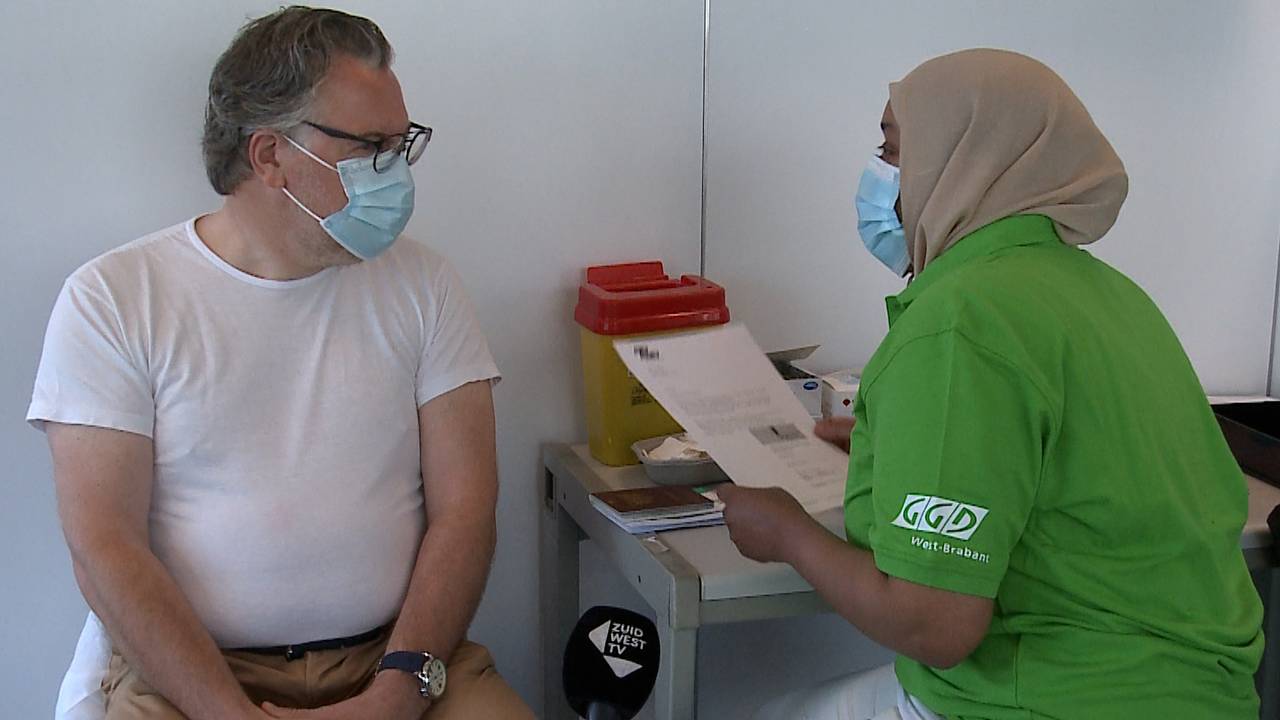 Een coronavaccinatie. 