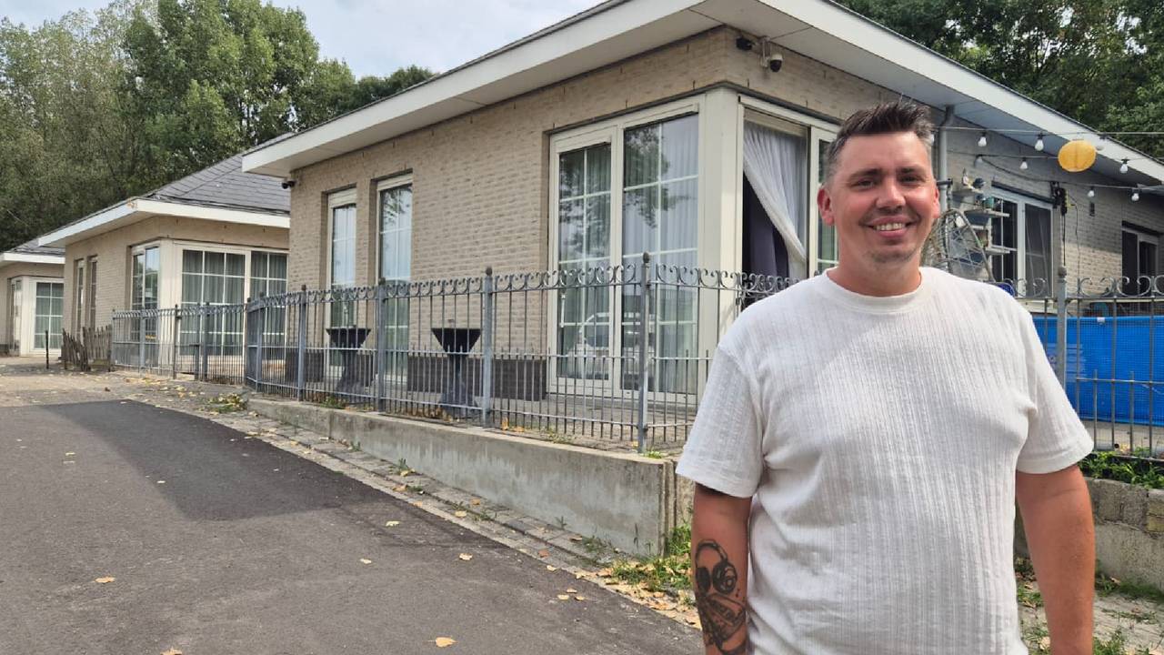 Wim Florack op het woonwagenkamp in Made (foto: Niek de Bruijn)