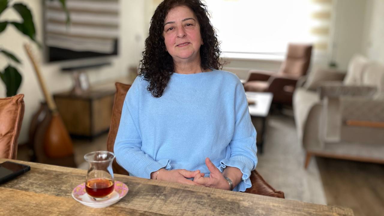  Moeder Günay Akkaya uit Etten-Leur leeft in onzekerheid (foto: Raymond Merkx).