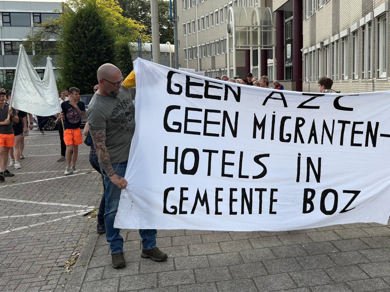 WEB_HOR_protestBOZ_180625145737