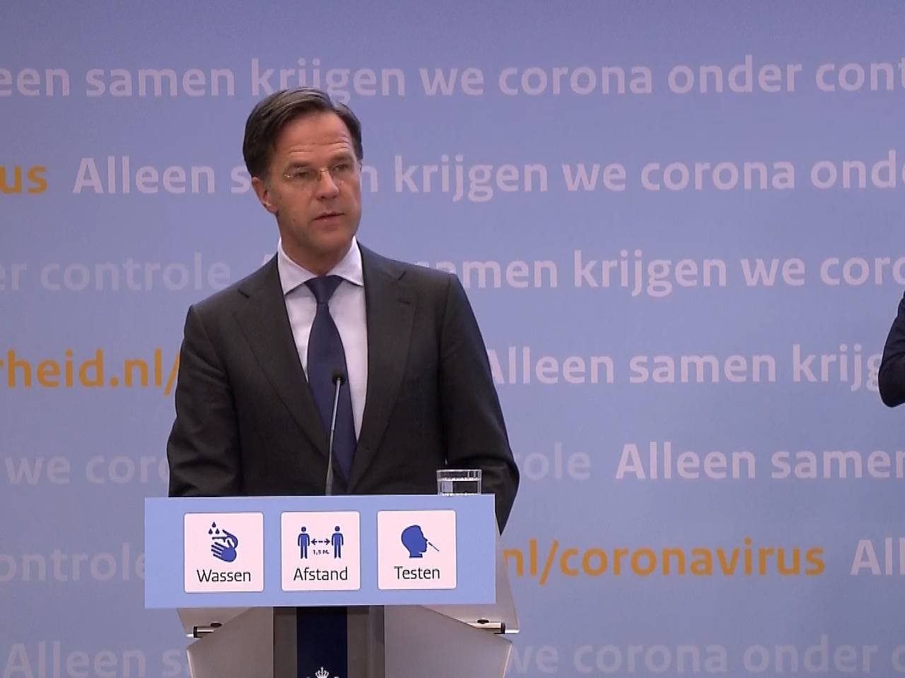 Rutte tijdens de persconferentie dinsdagavond.