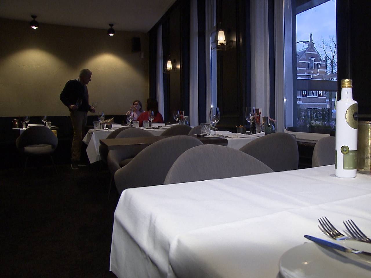 Het is door het coronavirus rustig in restaurant De Swaen in Oisterwijk.