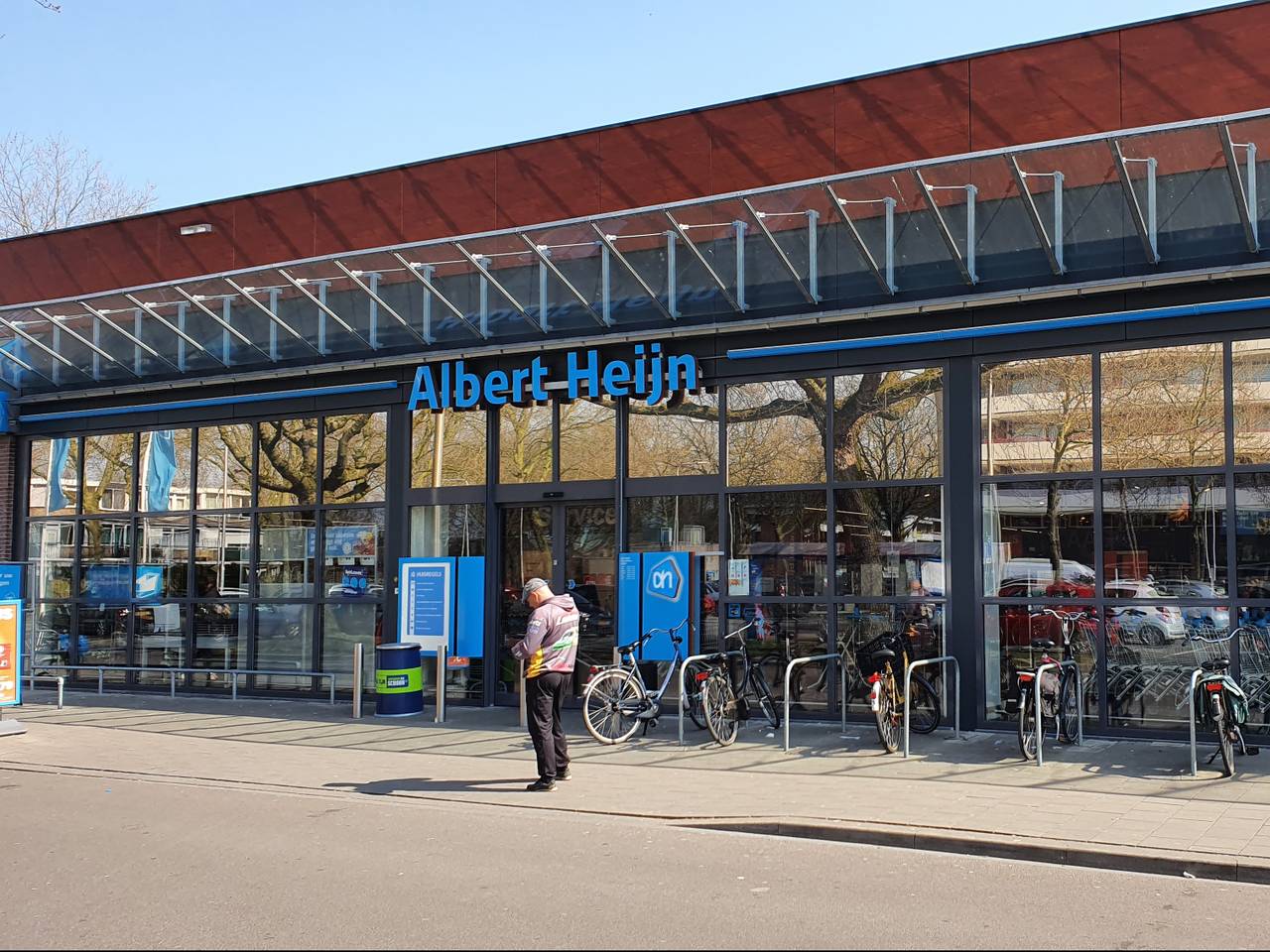 Het Albert Heijn-filiaal aan de Umberstraat in Tilburg (foto: Collin Beijk)