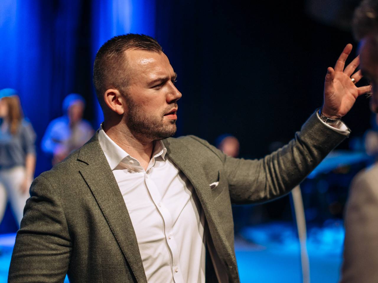 Tom de Wal tijdens een van zijn diensten (Foto: Facebook Frontrunners Ministries).