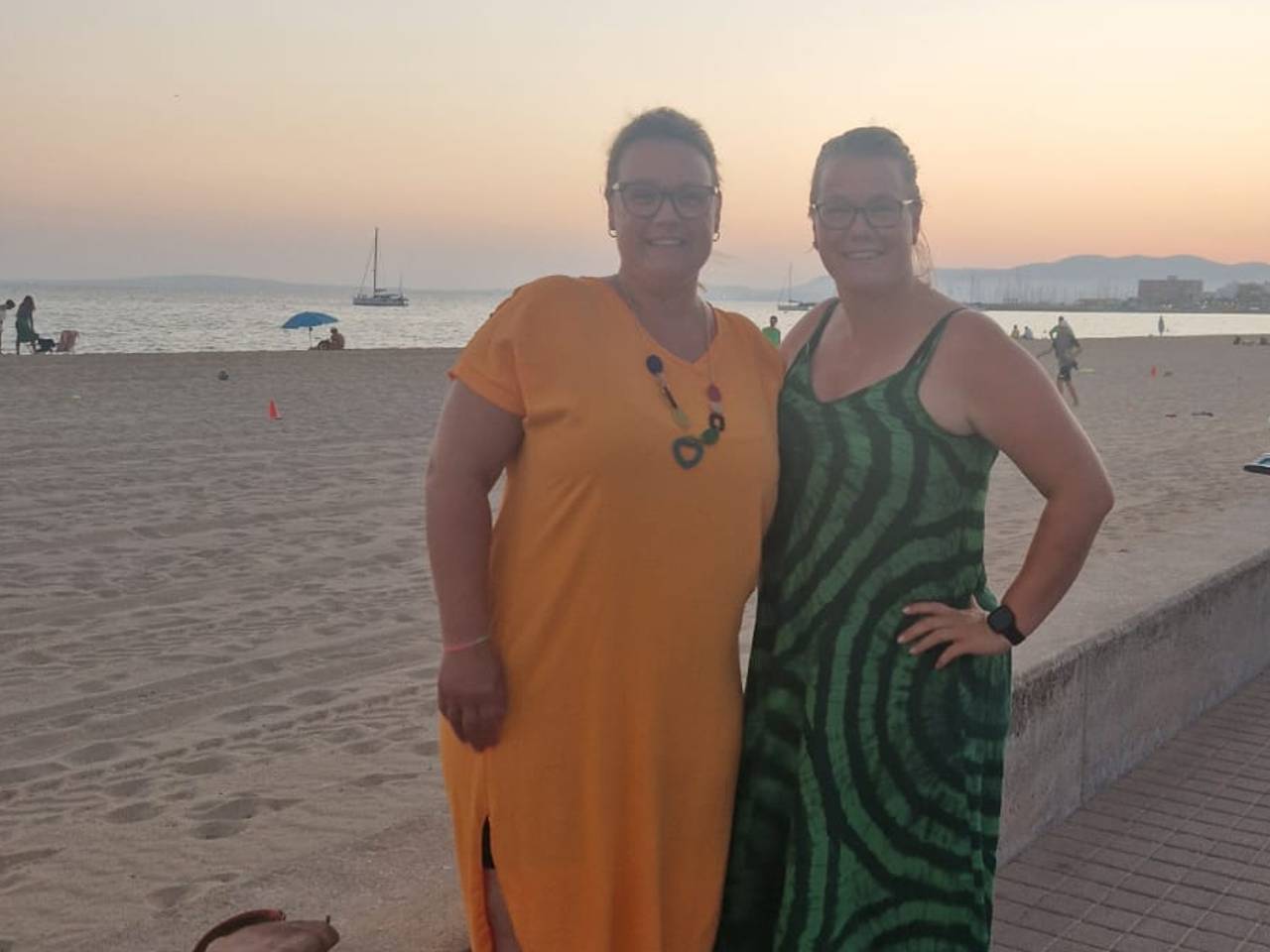 De zussen Kelly (links) en Sascha Prantl (eigen foto).