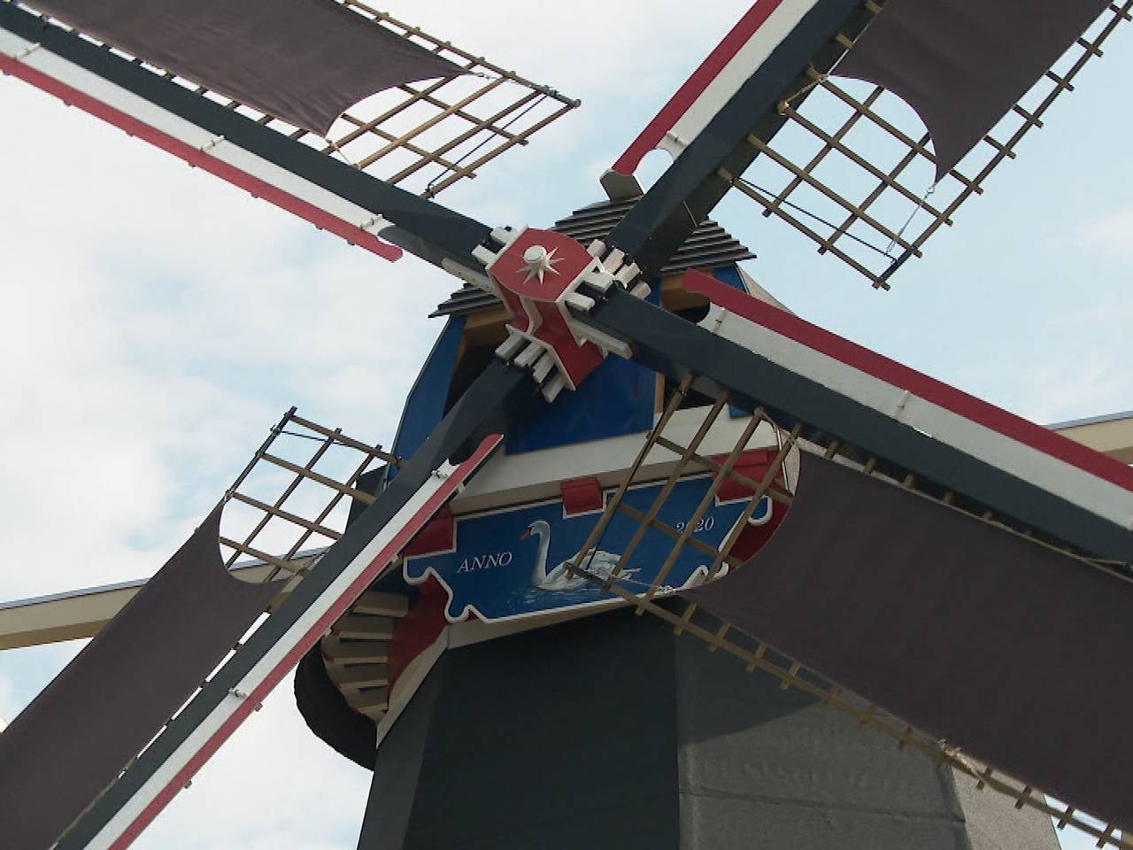 De Zwaan is terug in Vinkel.