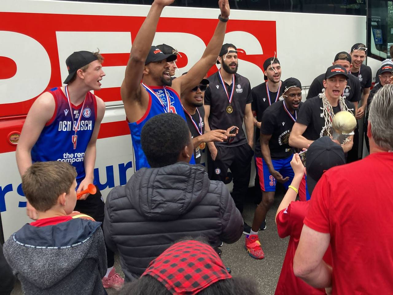 WEB_HuldigingHeroes.Copy.01.transfer