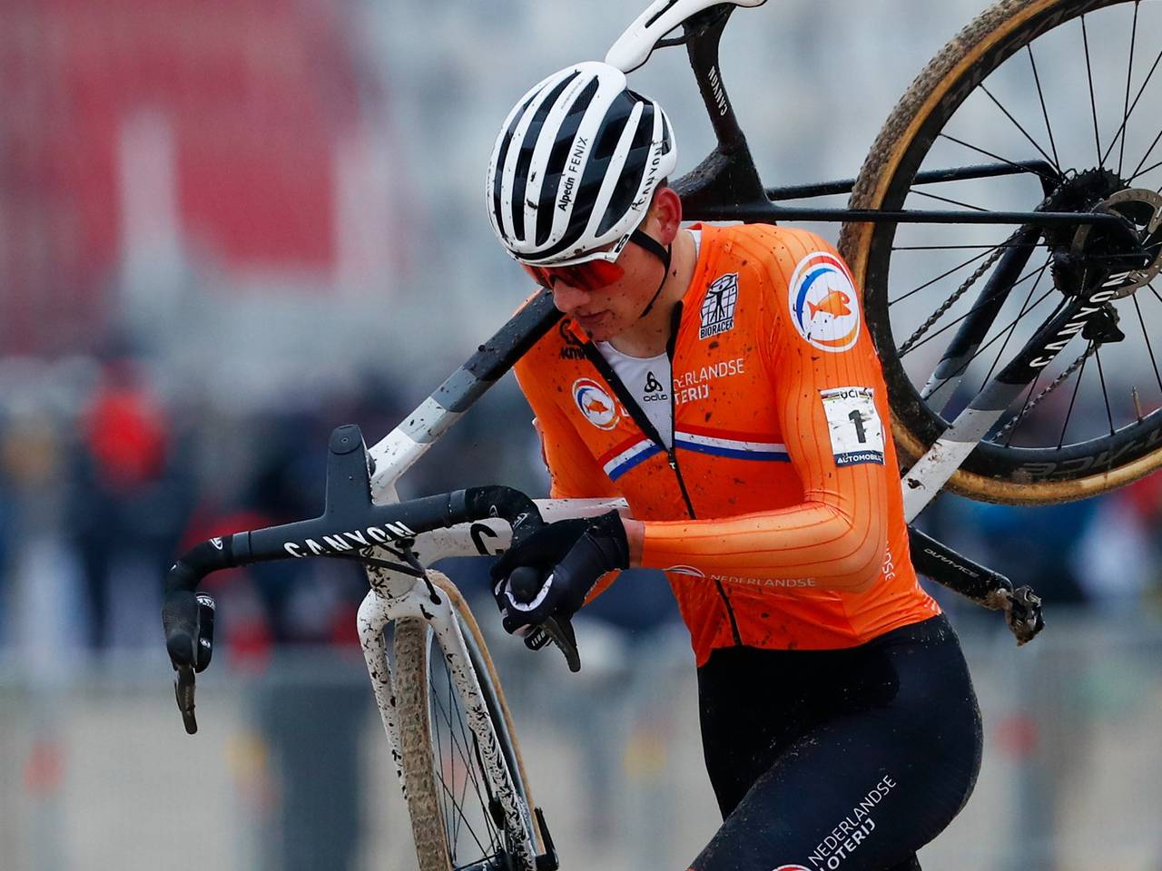 Veldrijder Mathieu van der Poel op het WK eerder dit jaar dat hij won