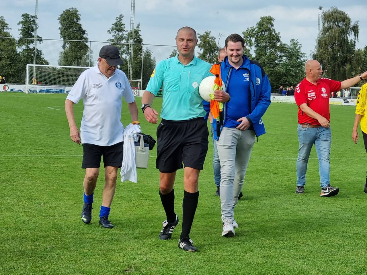 https://api.omroepbrabant.nl/img/f/$width$/$height$/0.43/0.15/bWVkaWEvcHJvZC80MzQ5ODA3LmpwZz9zdj0yMDE5LTA3LTA3JnN0PTIwMjAtMDEtMDFUMDAlM0EwMCUzQTAwWiZzZT0yMDQwLTAxLTAxVDAwJTNBMDAlM0EwMFomc3I9YiZzcD1yJnNpZz14Z1FaSWh1Mlh4YXhPaWhvRW4xaDFQWWdHbVlYaSUyRk5XZFpxVTEwRk0wNGMlM0Q=