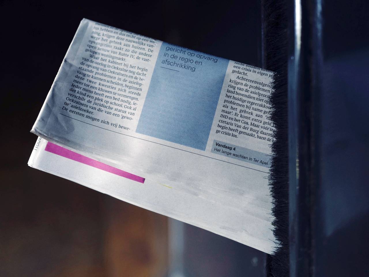 De ochtendkrant in de brievenbus (foto: ANP).