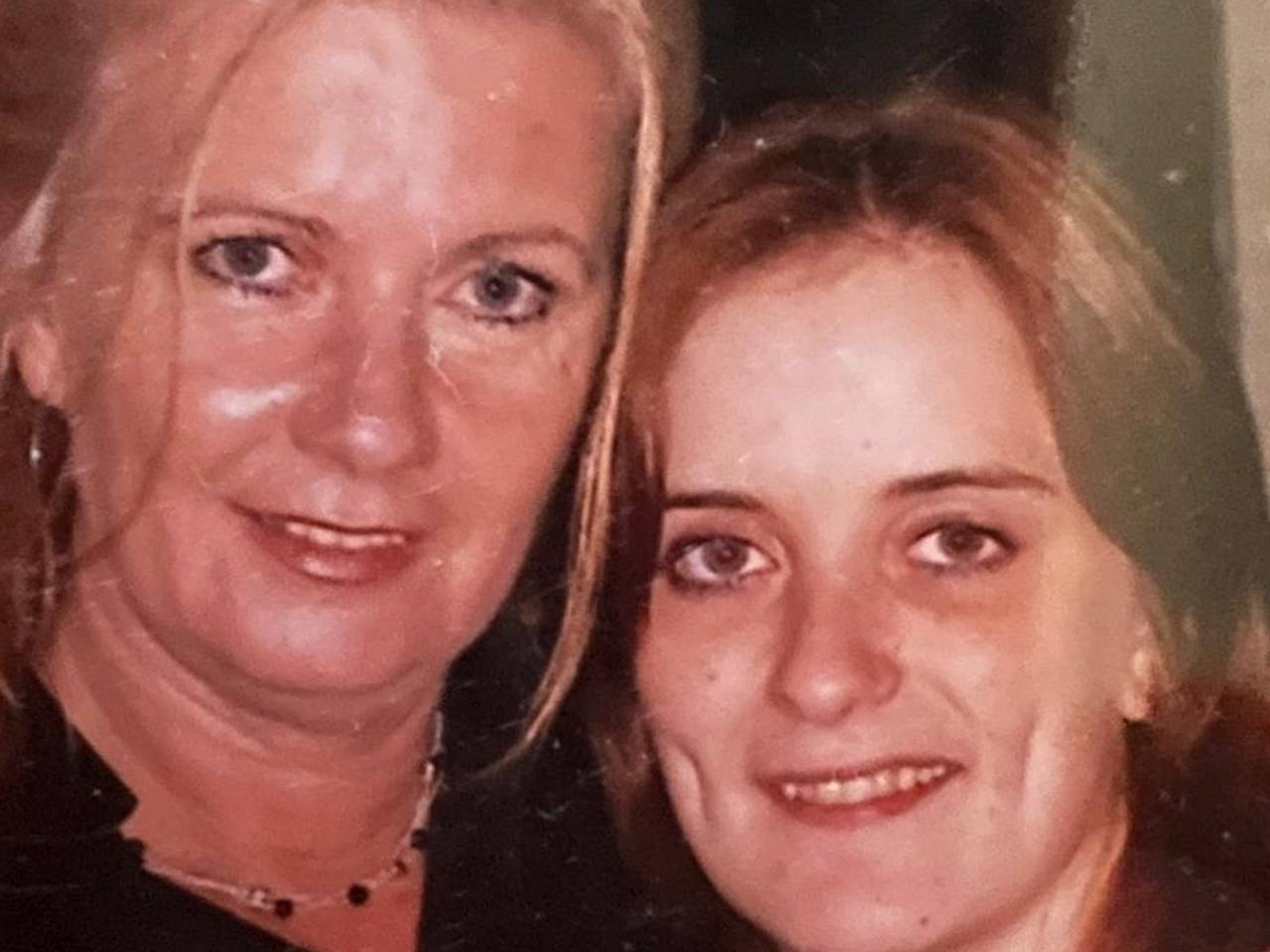 Petra Lonis en haar dochter Linda Hoijtink (foto: privécollectie).