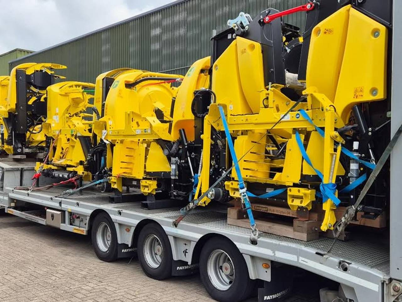 De machines die zaterdagnacht werden gevonden (foto: Instagram politie Eindhoven).