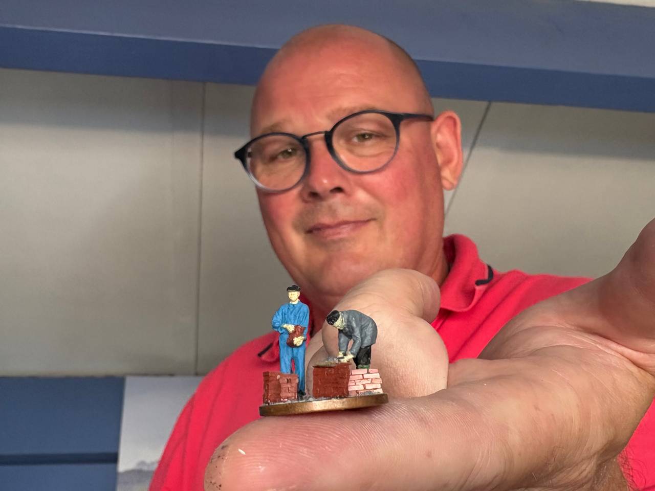 Pielen op de vierkante millimeter, modelbouwer Stefan weet er wel raad mee