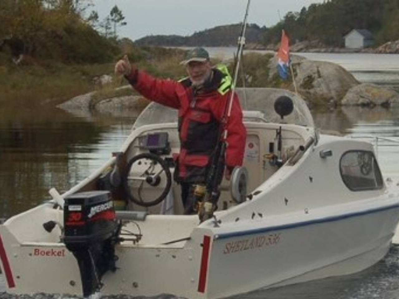 Harrie met het duimpje omhoog, typisch haar vader zegt Anke (privéarchief)