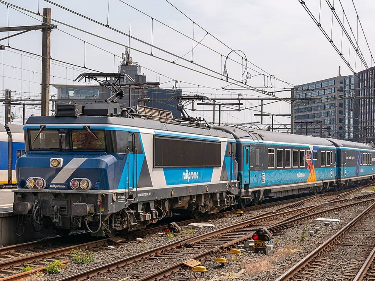 https://api.omroepbrabant.nl/img/f/$width$/$height$/0.47/0.62/bWVkaWEvcHJvZC80NTIxMjIyLmpwZz9zdj0yMDE5LTA3LTA3JnN0PTIwMjAtMDEtMDFUMDAlM0EwMCUzQTAwWiZzZT0yMDQwLTAxLTAxVDAwJTNBMDAlM0EwMFomc3I9YiZzcD1yJnNpZz1WZkUxaHZZSlpQTEozYTVNQUJ5MzBaR3NOcUlHJTJCampIMmNVTjVVT2F4a00lM0Q=