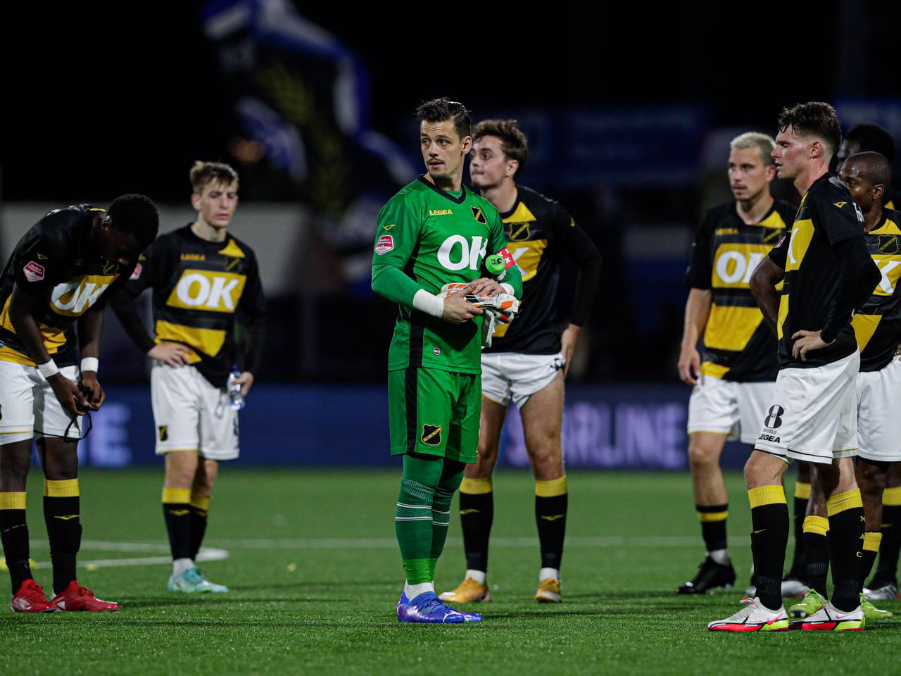 NAC-keeper Nick Olij na de verloren wedstrijd tegen FC Eindhoven.