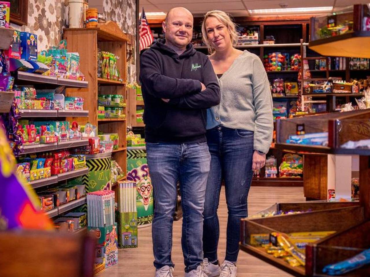 Kinderen stelen handenvol snoep