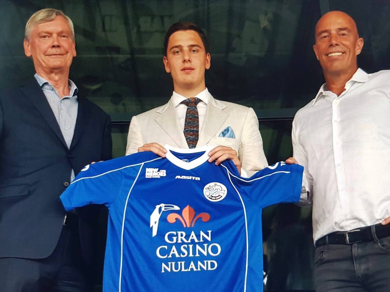 Toen het nog koek en ei was tussen Kakhi Jordania (midden) en FC Den Bosch (foto: archief).