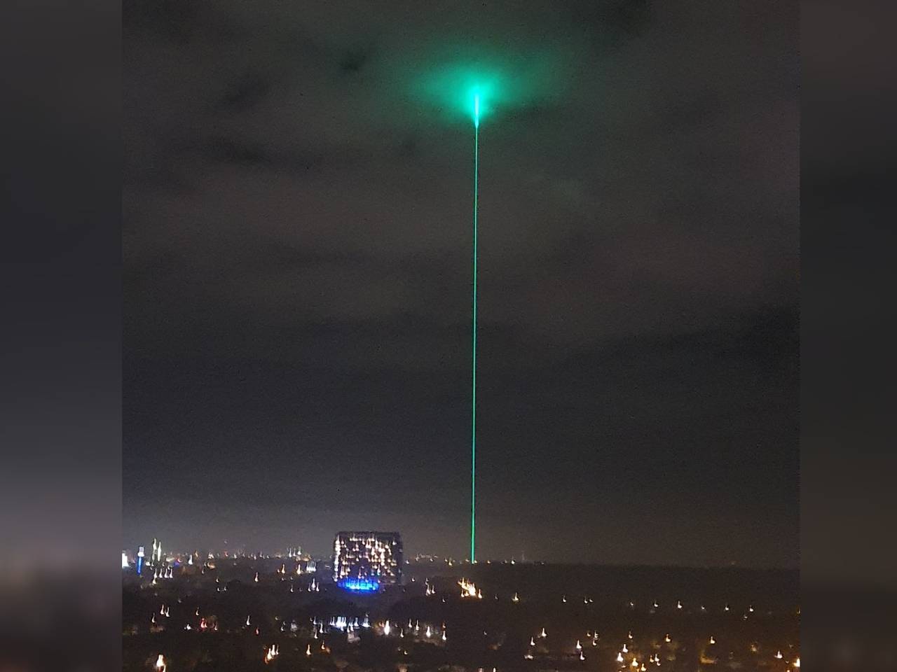 De laser vanuit Woensel-Noord (foto: Marc Rademakers).
