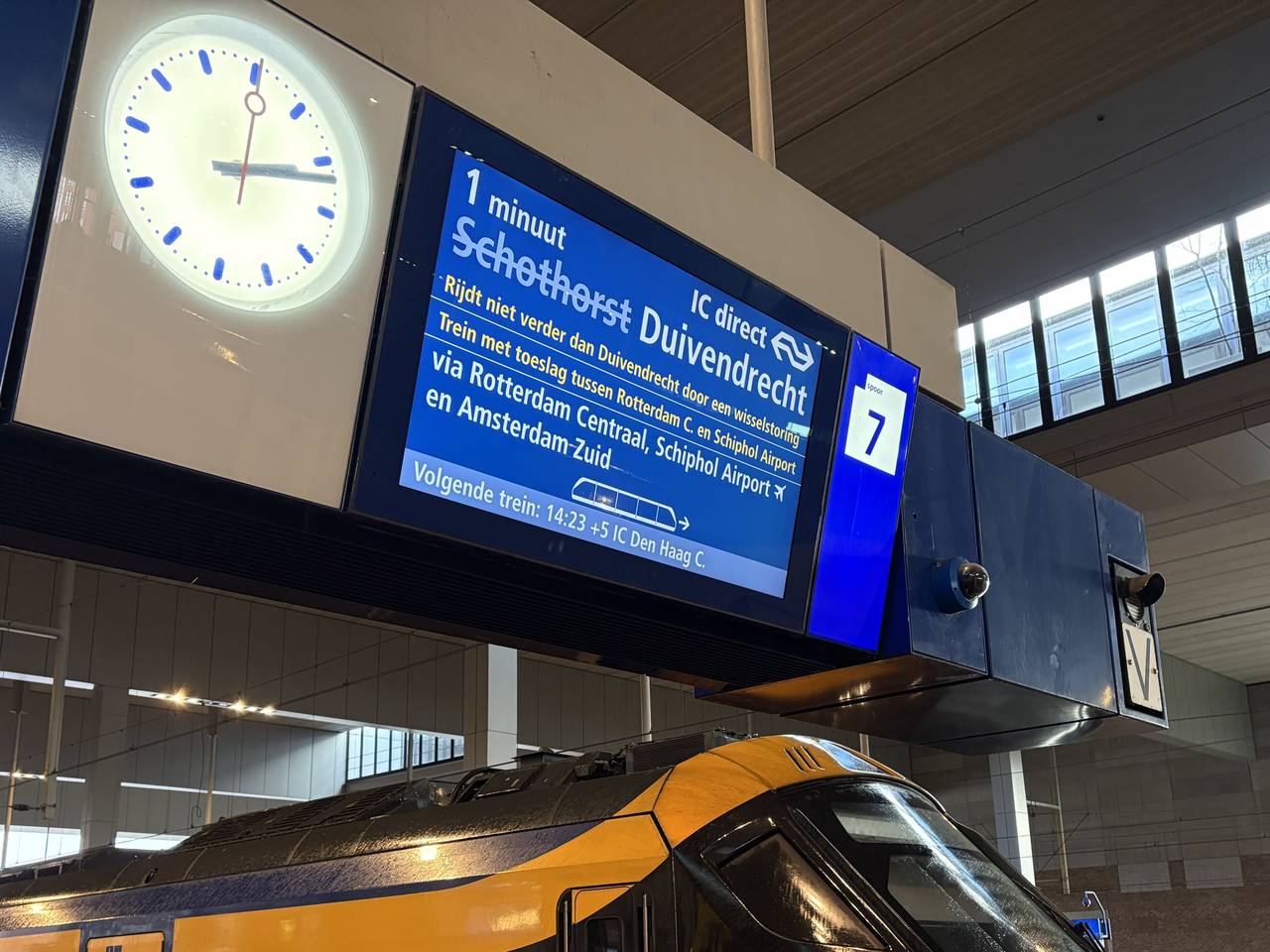 NS staat op donkere modus