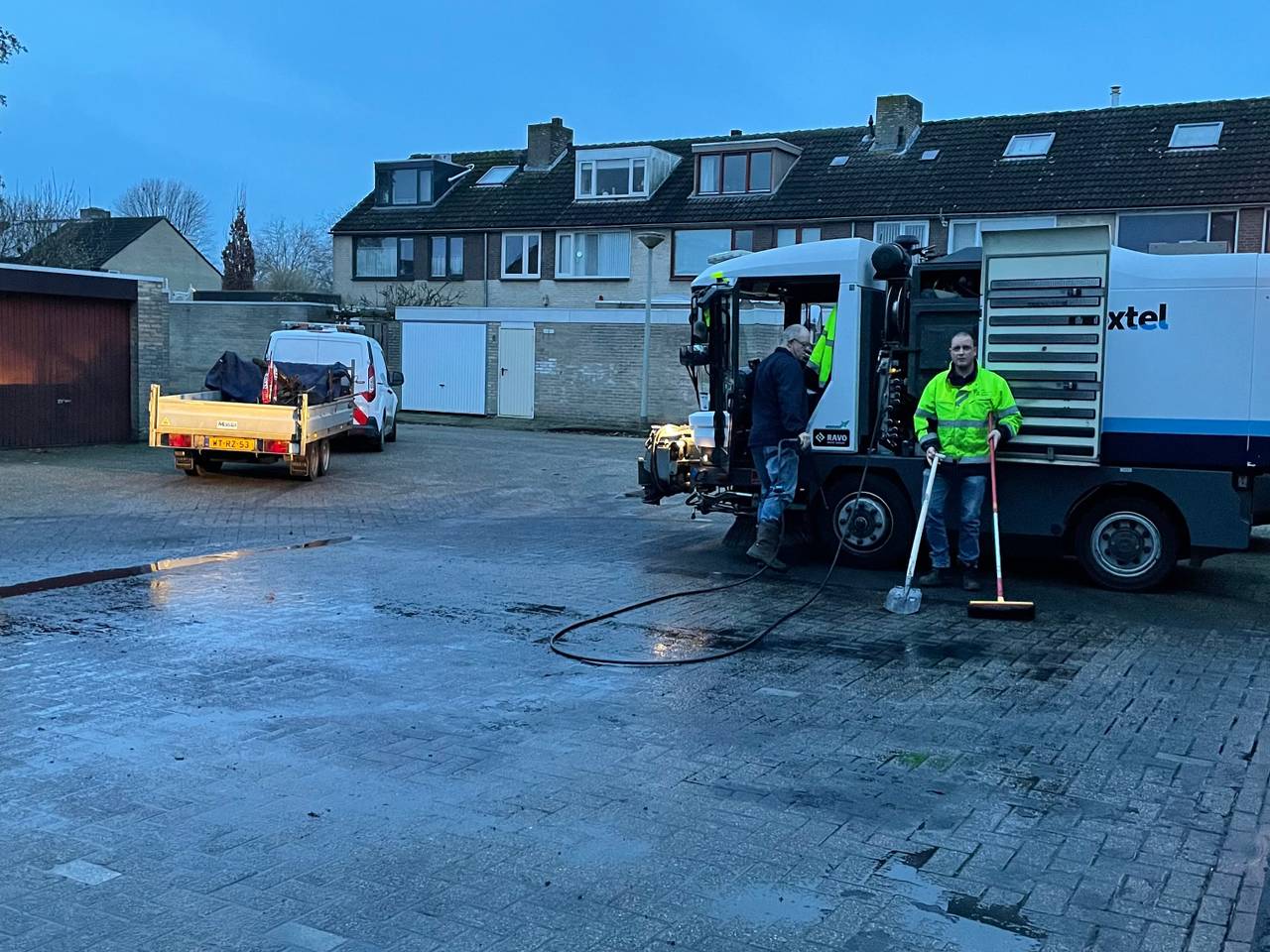 Kringloopwinkel Spullukus in zak en as na brand in bestelbus