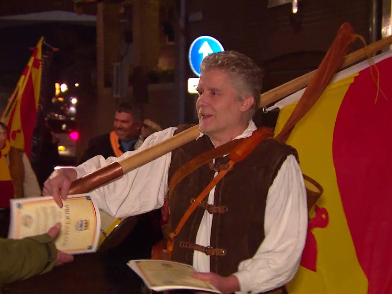 De stoet die door Grave trok tijdens Oud en Nieuw