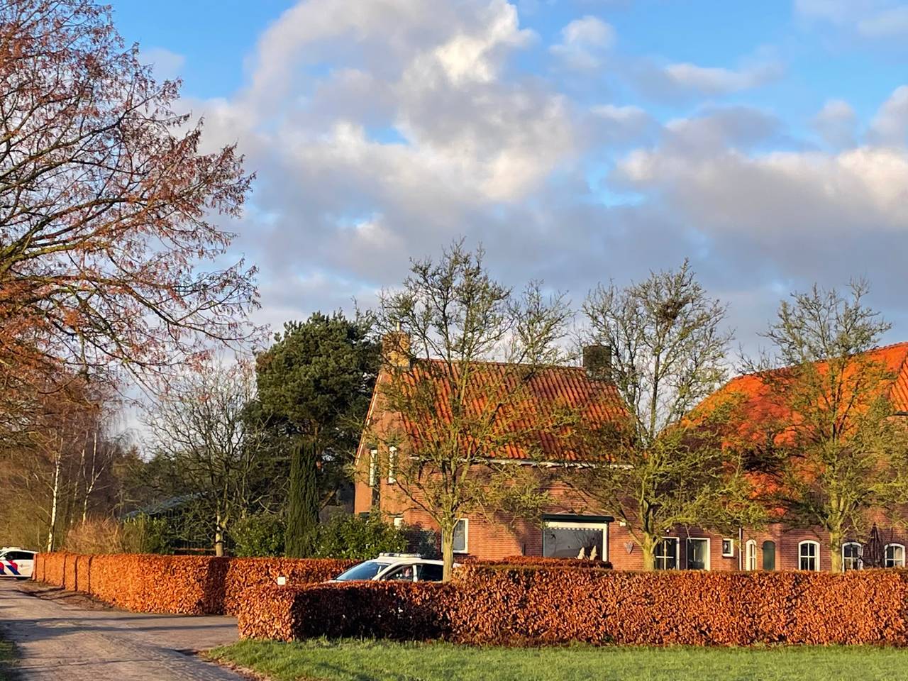 De boerderij ligt aan de rand van De Pannenhoefsebaan (foto: Tonnie Vossen).