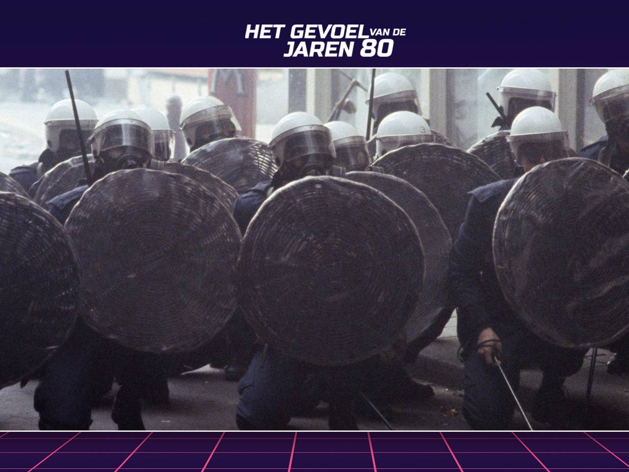 Tijdens de troonopvolging door koningin Beatrix in 1980 demonstreerden krakers onder het motto: 'Geen woning, geen kroning' (foto: ANP).