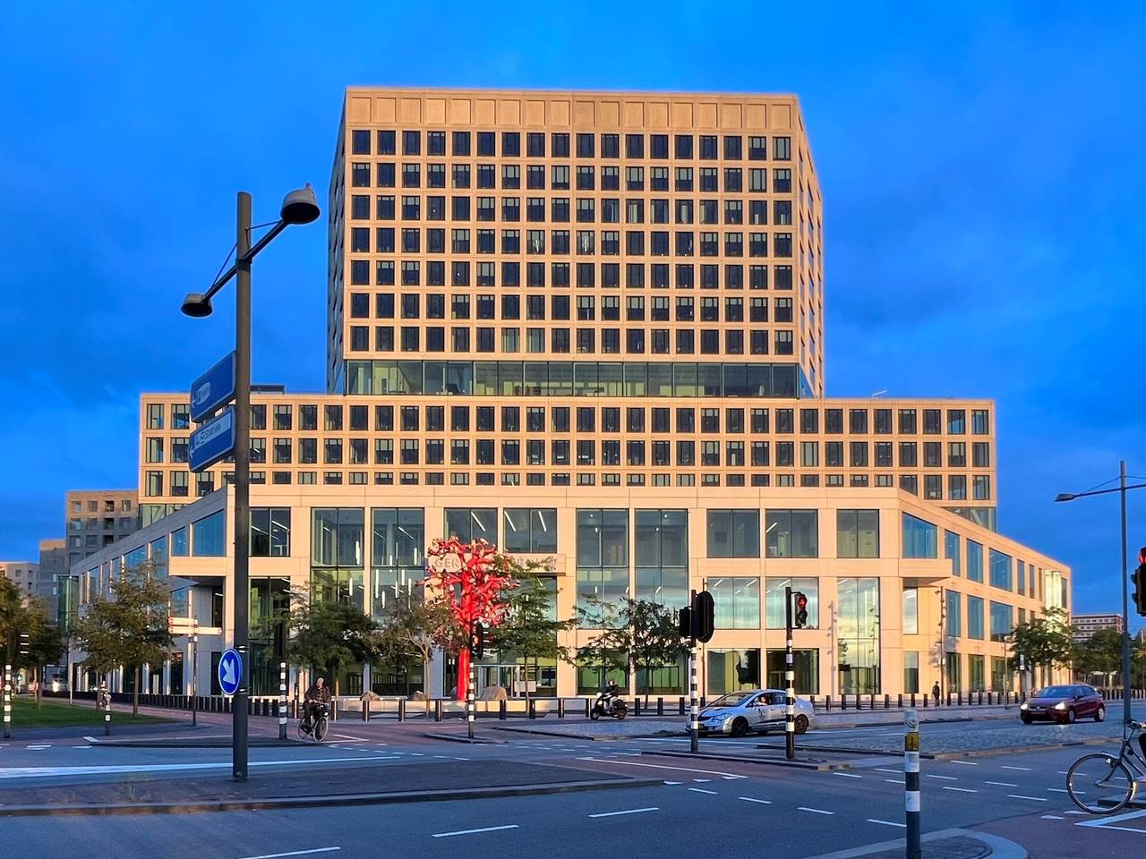 https://api.omroepbrabant.nl/img/f/$width$/$height$/0.5/0.5/bWVkaWEvcHJvZC80MzQ1MzEwLmpwZz9zdj0yMDE5LTA3LTA3JnN0PTIwMjAtMDEtMDFUMDAlM0EwMCUzQTAwWiZzZT0yMDQwLTAxLTAxVDAwJTNBMDAlM0EwMFomc3I9YiZzcD1yJnNpZz04RW4xSVZSU1EzMTBGd0UyY0EwZWZjNGl5SiUyRjVHUE5SSTZKR2FTY2UxcHMlM0Q=