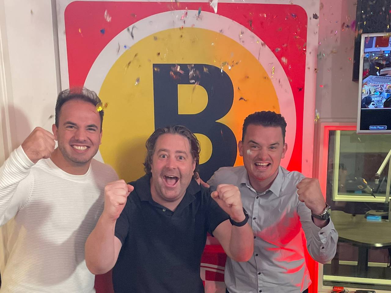 Sam en Merijn bij Koen Wijn in de uitzending van Wakker!