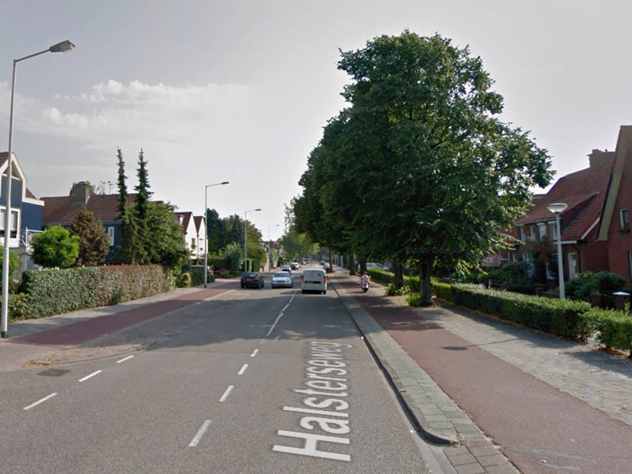 De 88-jarige Van T. vloog achteruit van rechts naar links de weg over. Foto: Google Maps