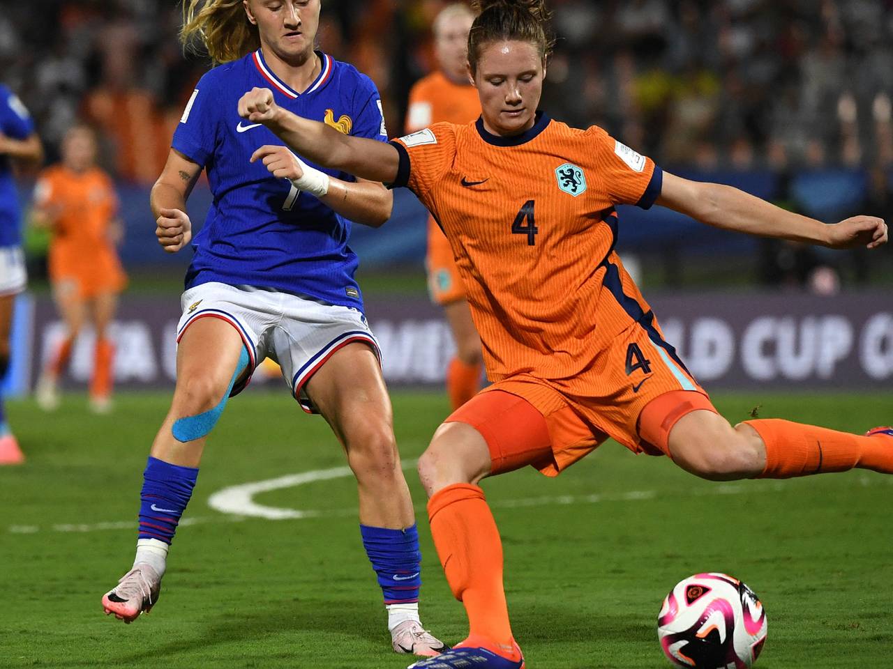 Veerle Buurman afgelopen donderdag in actie voor het Nederlands elftal onder de 20 tijdens het WK in Colombia (foto: ANP).