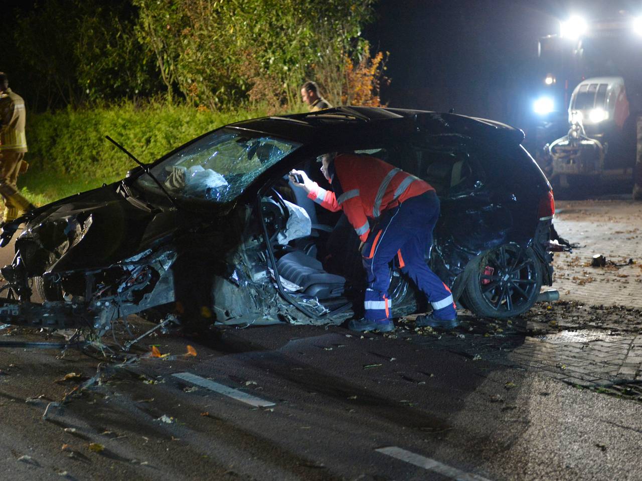 Na het ongeluk was er niets meer over van de auto (foto: Perry Roovers/SQ Vision).