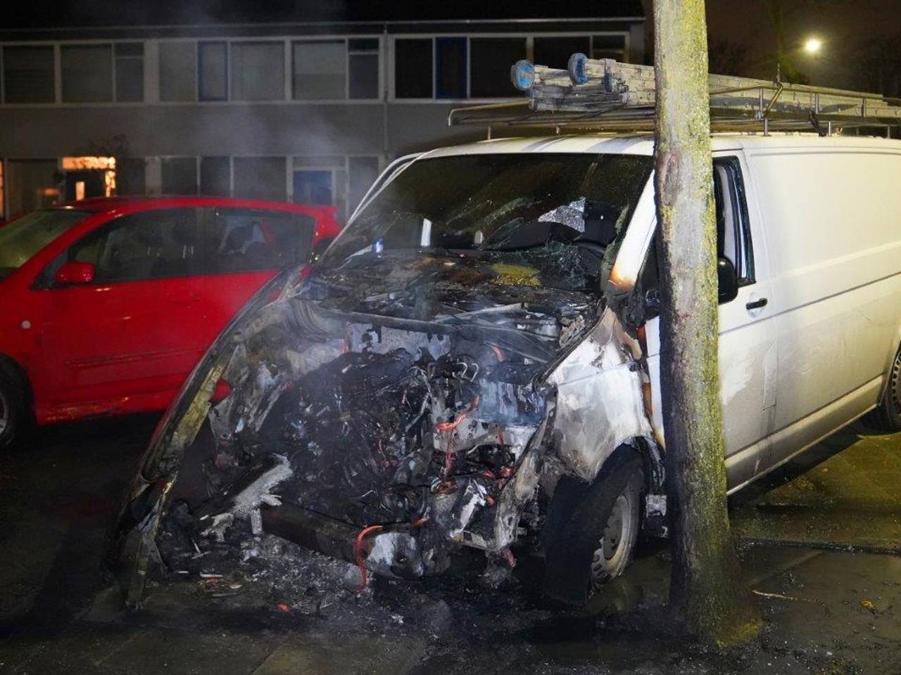 Dakdekkersoorlog duurt voort, opnieuw bus van dakdekker in brand