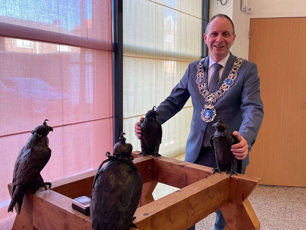 https://api.omroepbrabant.nl/img/f/$width$/$height$/0.5/0.5/bWVkaWEvcHJvZC80NjU5NTcyLmpwZz9zdj0yMDE5LTA3LTA3JnN0PTIwMjAtMDEtMDFUMDAlM0EwMCUzQTAwWiZzZT0yMDQwLTAxLTAxVDAwJTNBMDAlM0EwMFomc3I9YiZzcD1yJnNpZz1IMXNiTDBMNzNBJTJCaXNiMVduUyUyRklyUWI3Tmp3OGwlMkJjWjRjOGdxM053aFBNJTNE