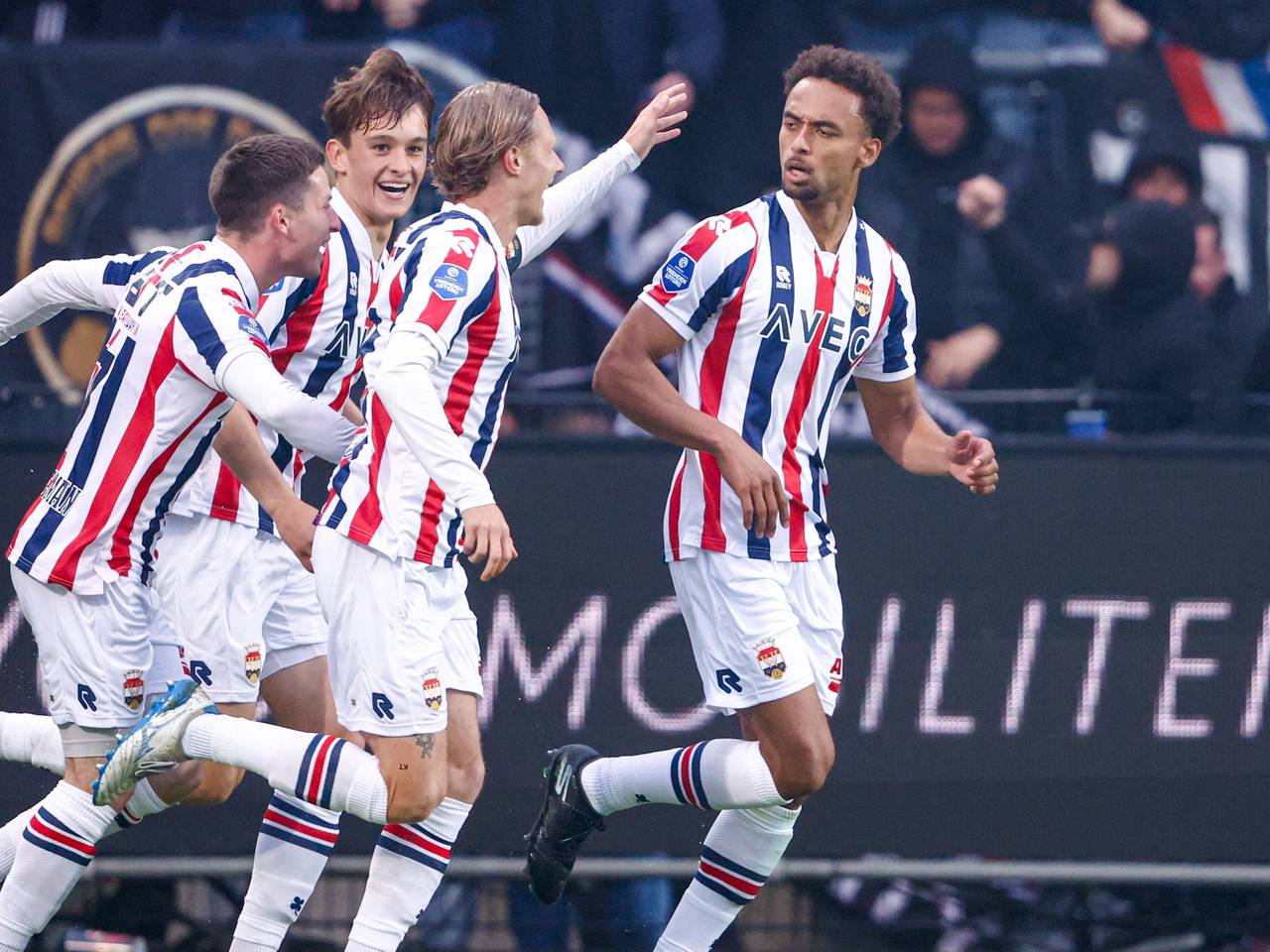 Willem II viert de 1-0 (foto: Orange Pictures).