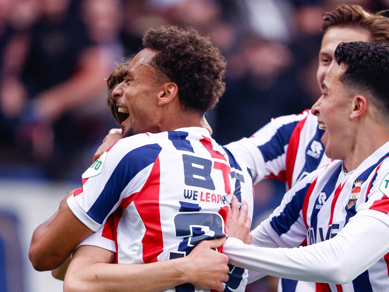Willem II viert de 2-0 (foto: Orange Pictures).