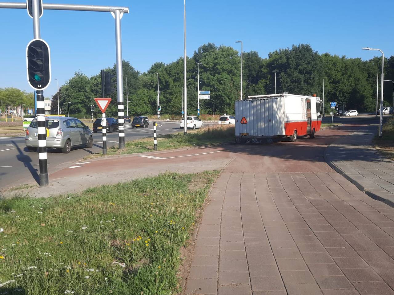 Eddy's bus is dinsdagochtend gestrand in Tilburg.