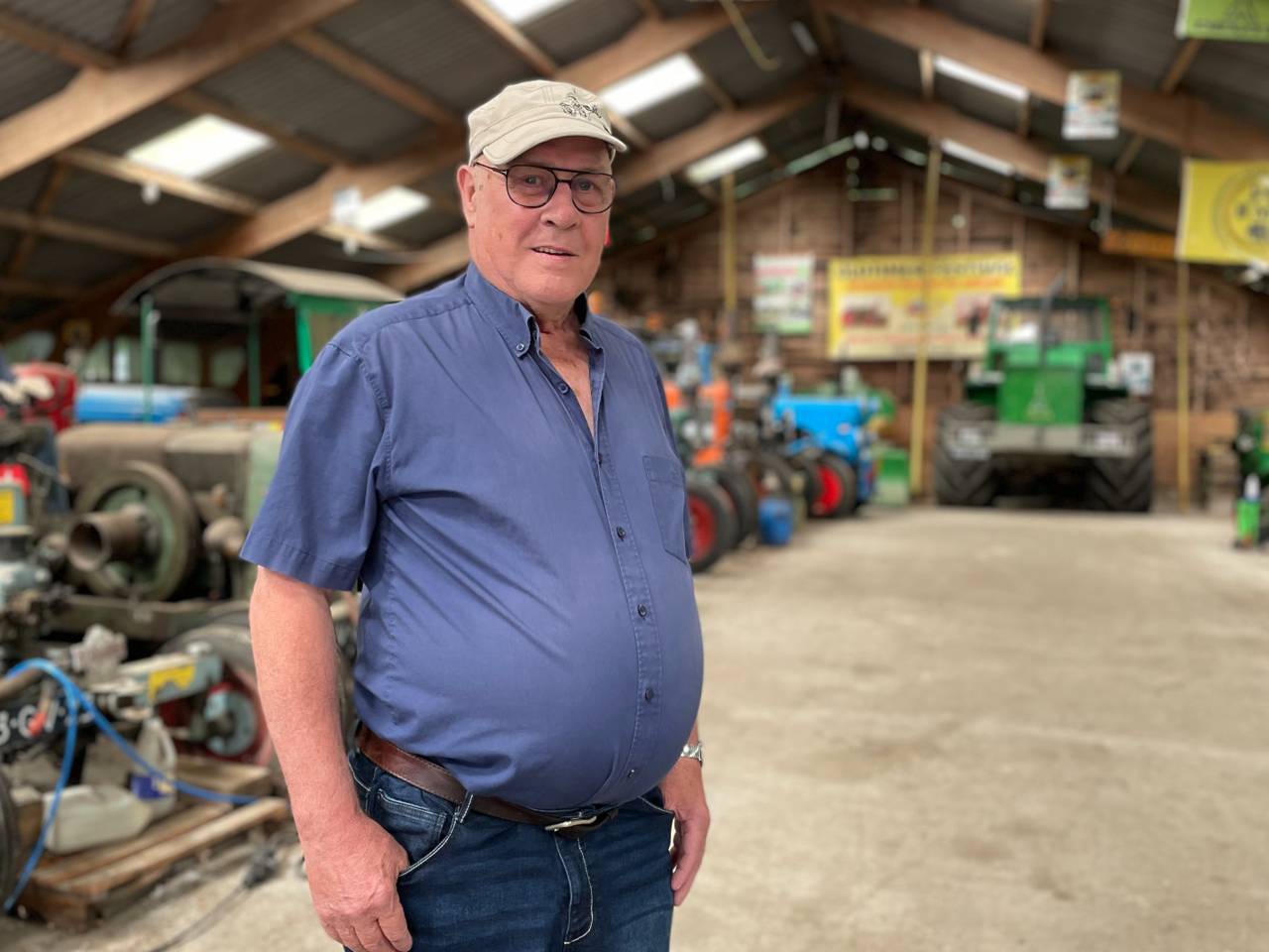 Jan (80) is de tractorkoning in het dorp met de meeste tractoren
