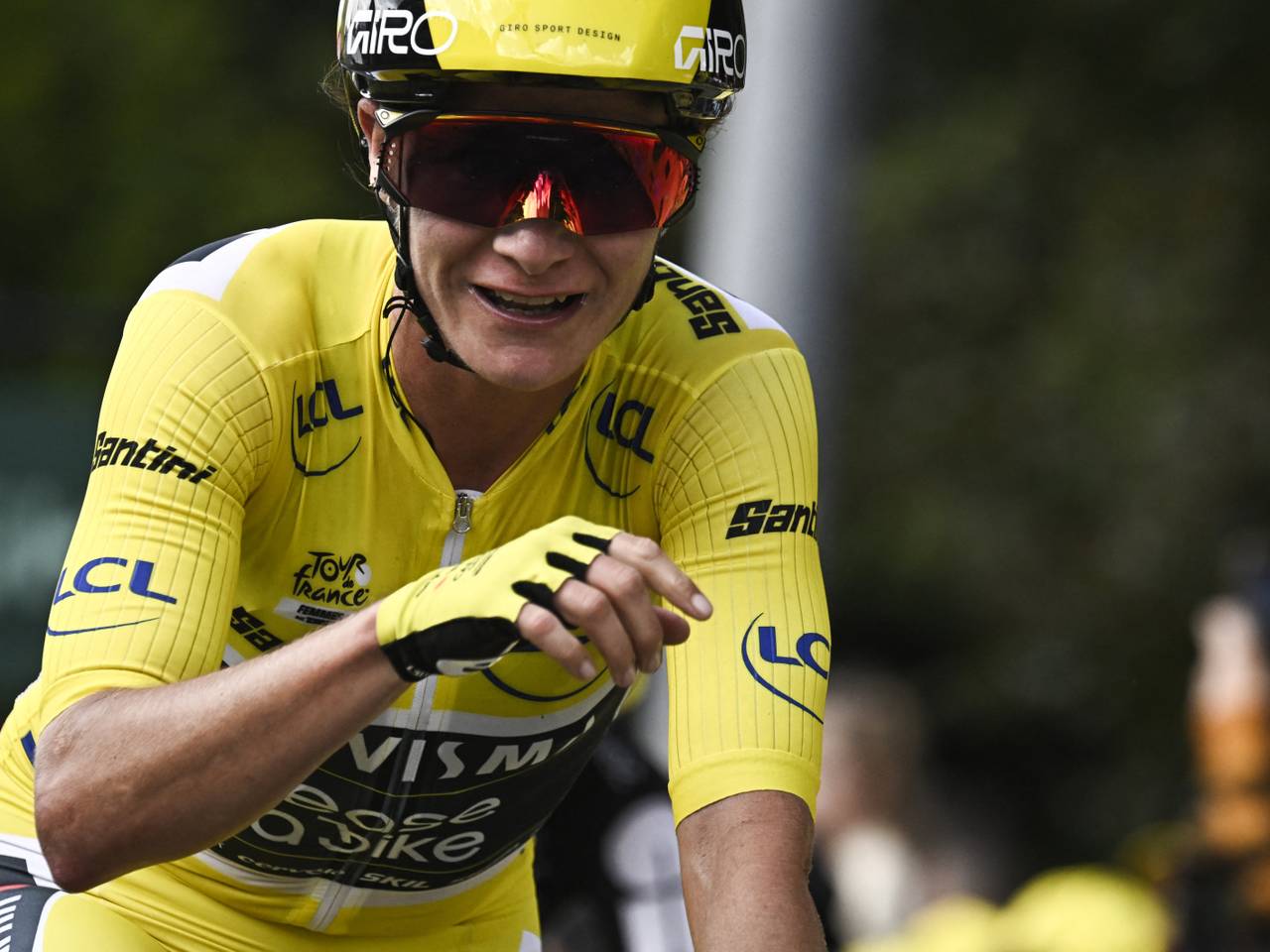 Marianne Vos vlak na de finish (foto: AFP).