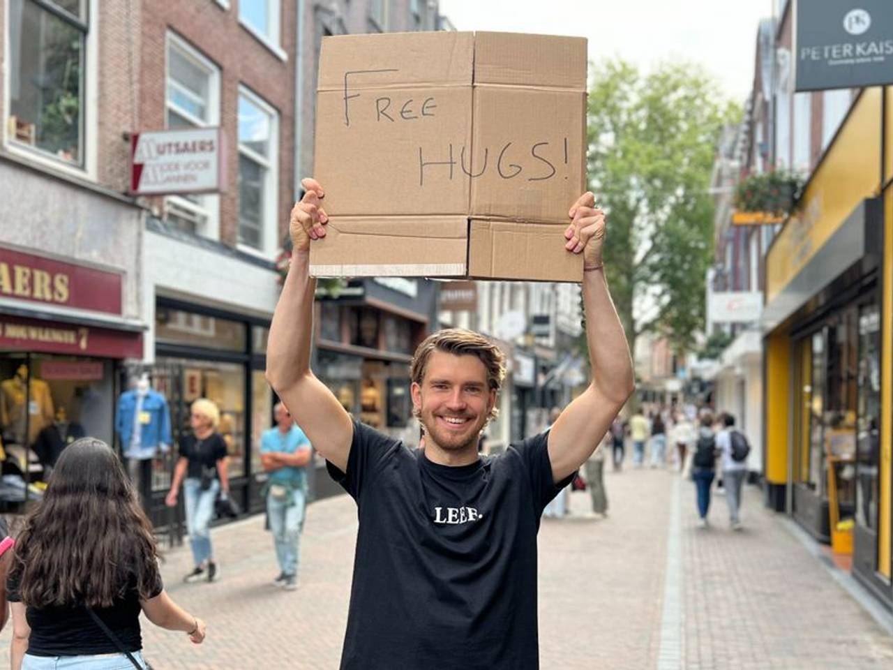 https://api.omroepbrabant.nl/img/f/$width$/$height$/0.5/0.5/bWVkaWEvcHJvZC80NzM5NjA0LmpwZz9zdj0yMDE5LTA3LTA3JnN0PTIwMjAtMDEtMDFUMDAlM0EwMCUzQTAwWiZzZT0yMDQwLTAxLTAxVDAwJTNBMDAlM0EwMFomc3I9YiZzcD1yJnNpZz1aUGJBRFB6TmcxN1JKbTNPVW05Y0hsSUp2N2lDZHNmYmxyT0YzcmNYSWZvJTNE