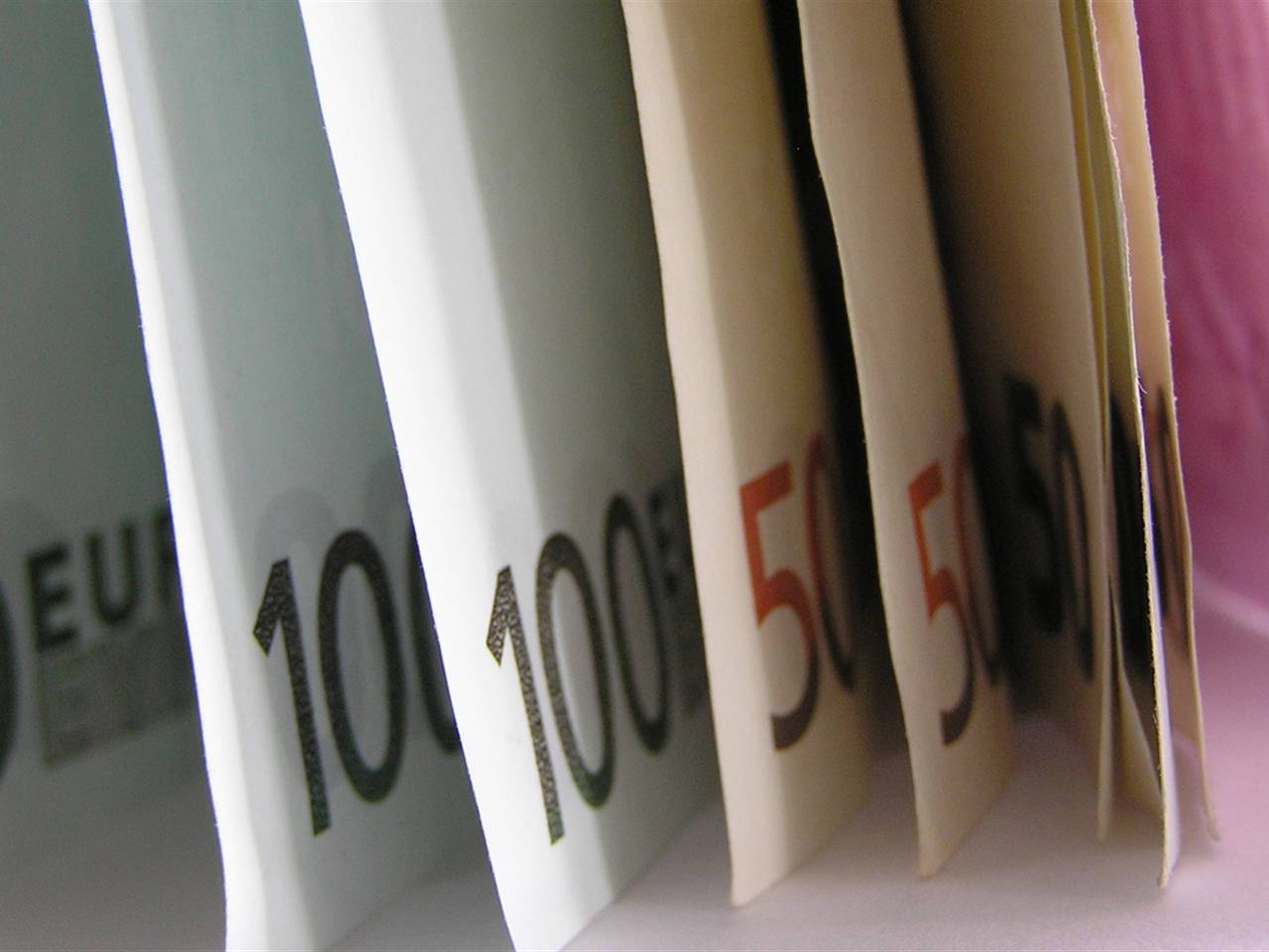 Johan V. wordt verdacht van fraude 