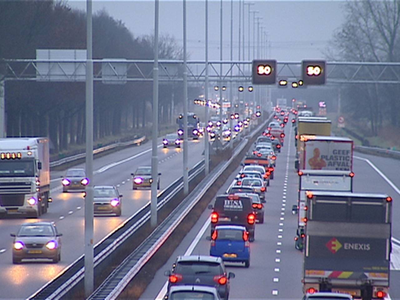 Verlichting snelweg weer aan