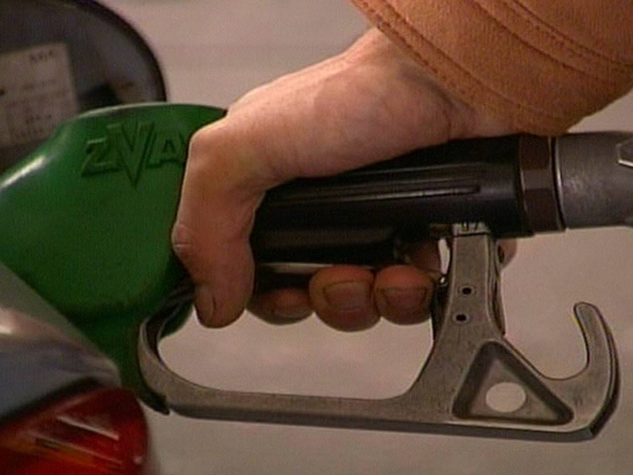 De man beweert dat hij met zijn auto zonder benzine staat (archieffoto)