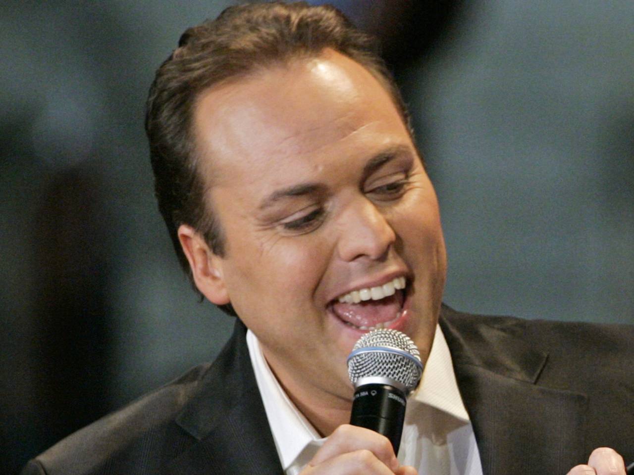 Frans Bauer geveld door zware verkoudheid.