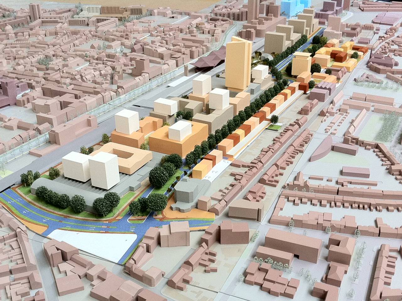 'Kans voor stadhuis in spoorzone'