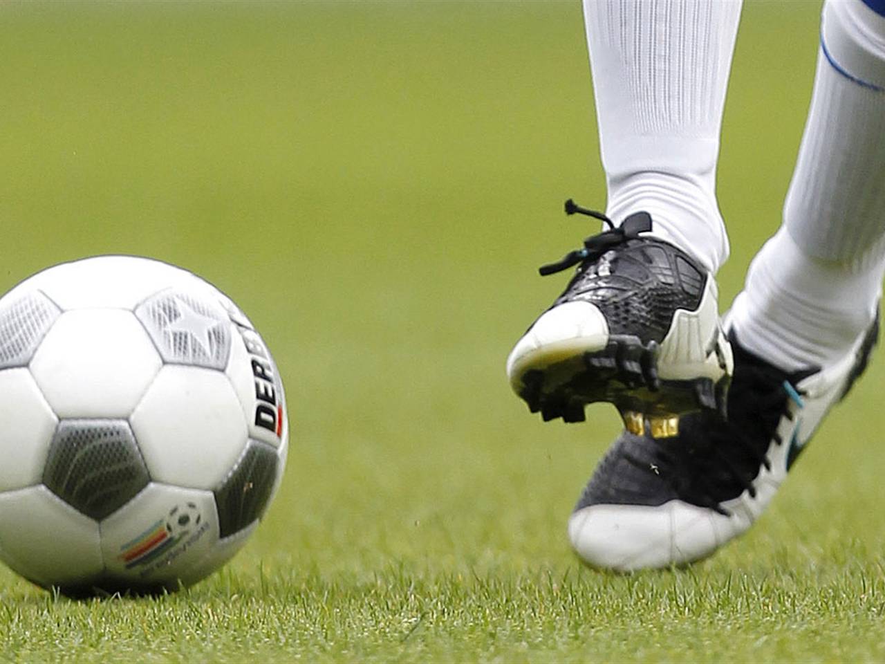 Scheids bekerwedstrijd mishandeld. (archieffoto)